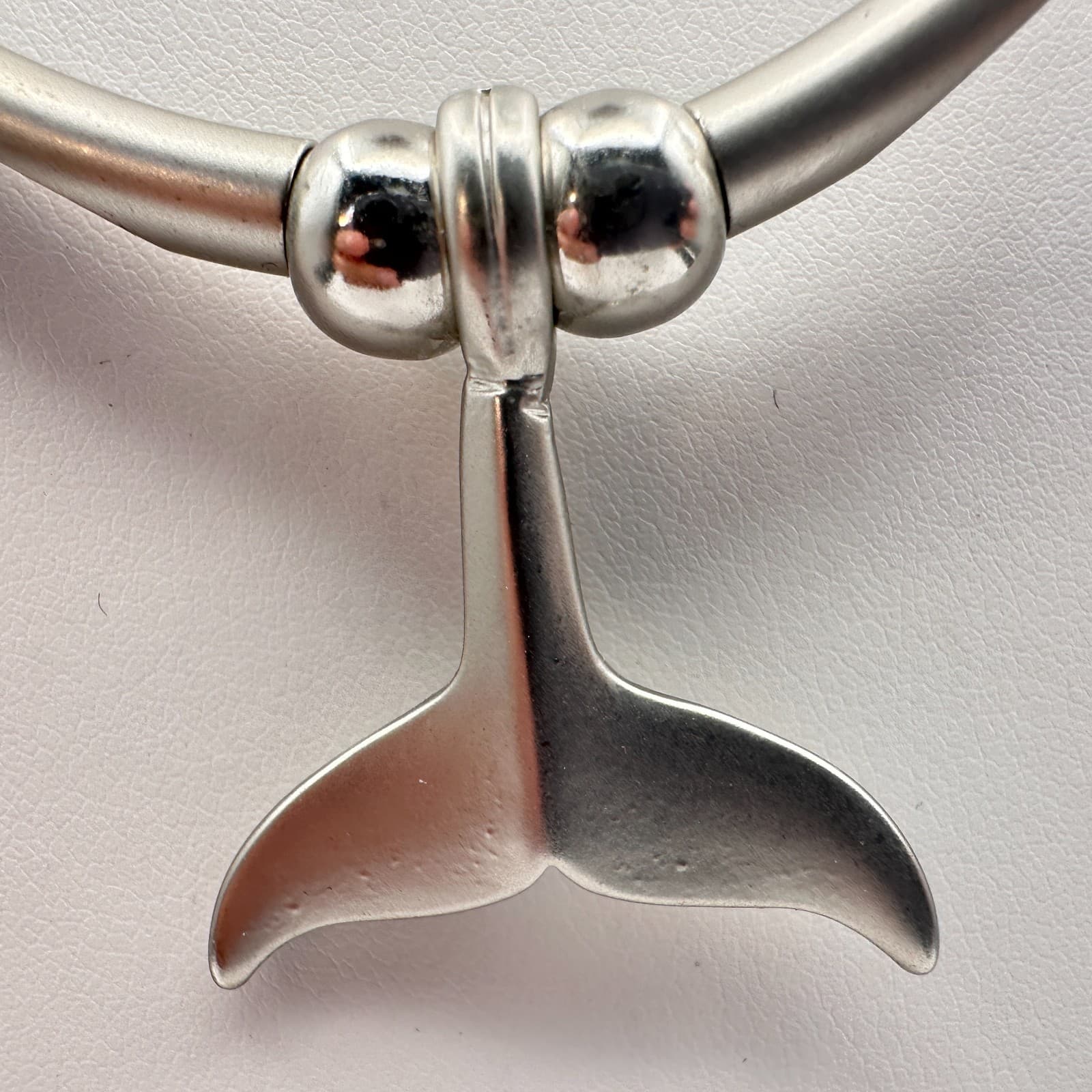 Vintage 90s Silver Tone Whale Tail Pendant Necklace Women's Classic Jewelry Boho - Thumbnail 4