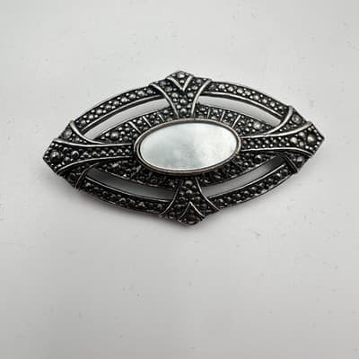 Vintage 90s Silver Tone Mother of Pearl Oval Marcasite Brooch Pin Jewelry
