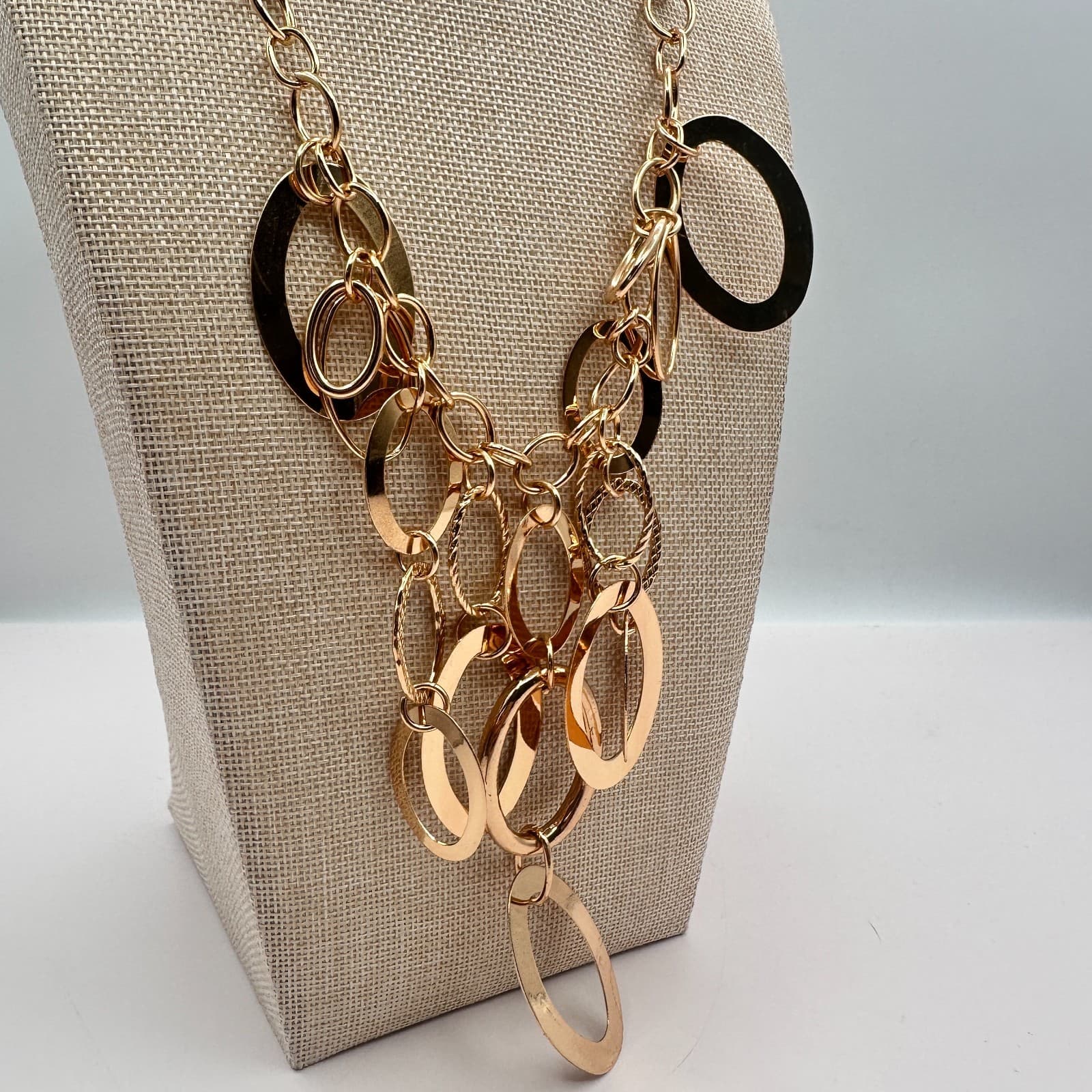 Vintage 90s Gold Tone Oval Link Bib Necklace Statement Women's Classic Jewelry - Thumbnail 2
