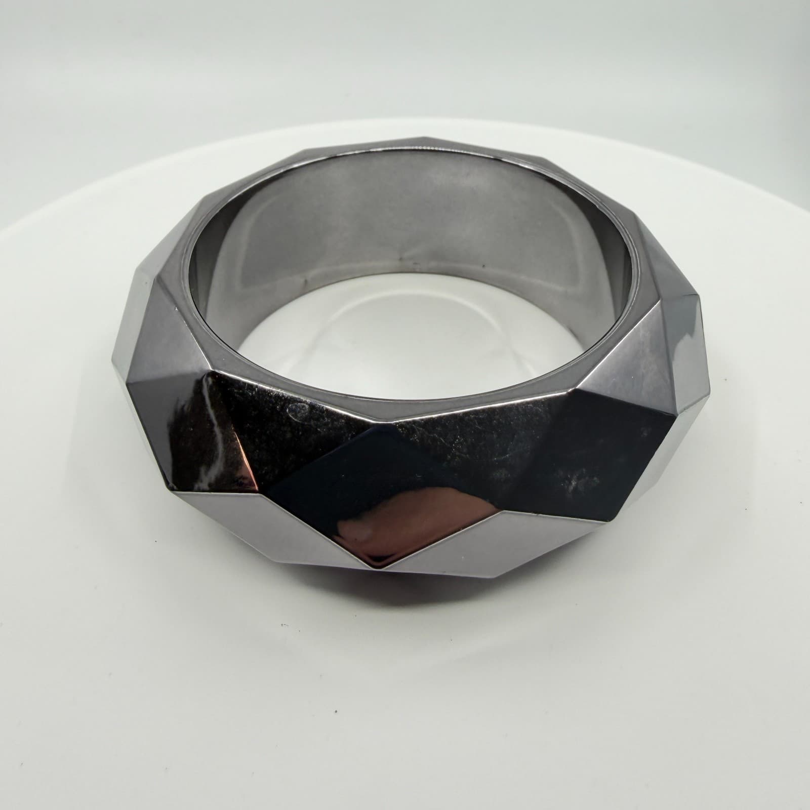 Chunky Geometric Bangle Bracelet Gunmetal Tone Statement Piece Modern Accessory - Thumbnail 4