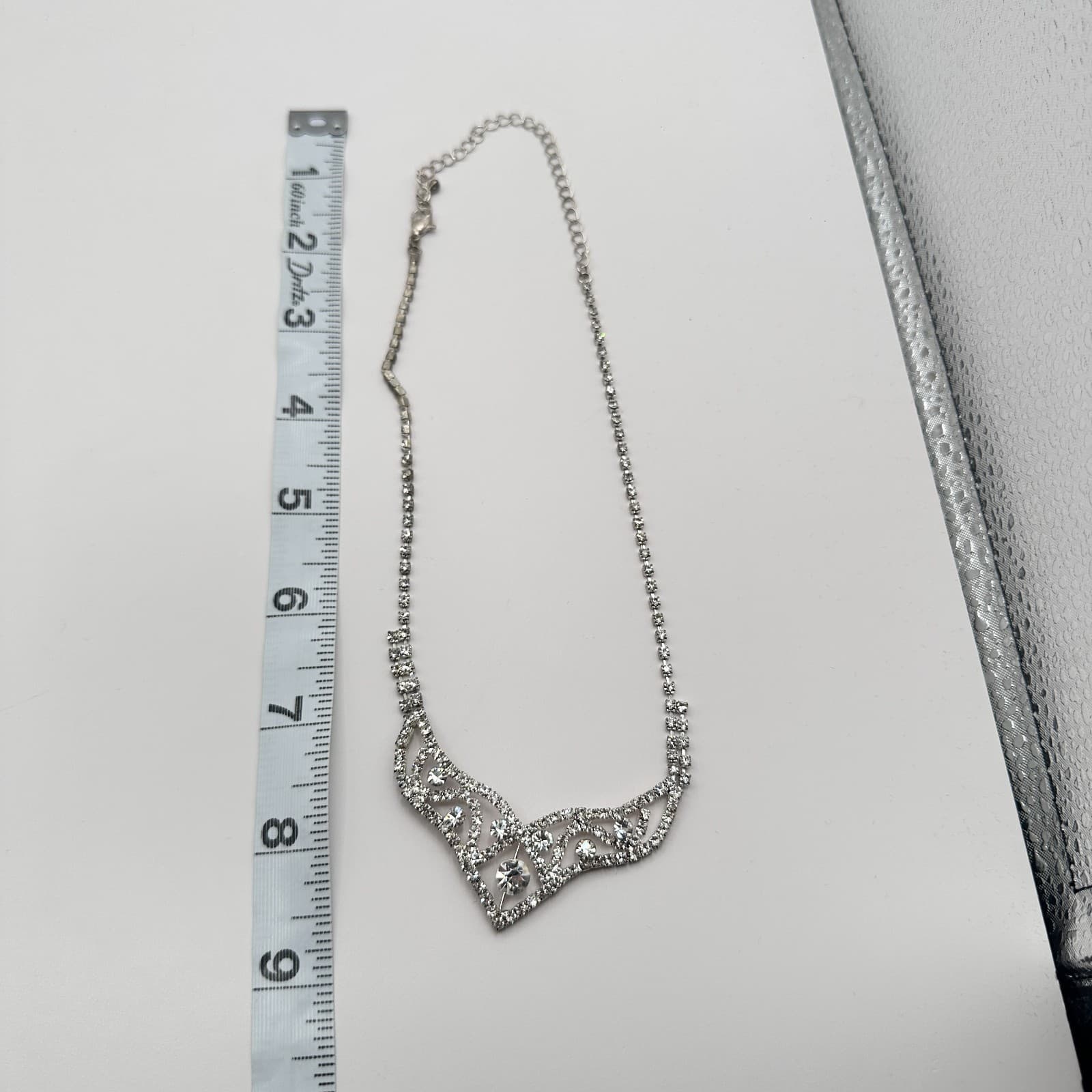 Vintage 90s Silver Tone Clear Rhinestone Link V Shaped Necklace Wedding Jewelry - Thumbnail 9
