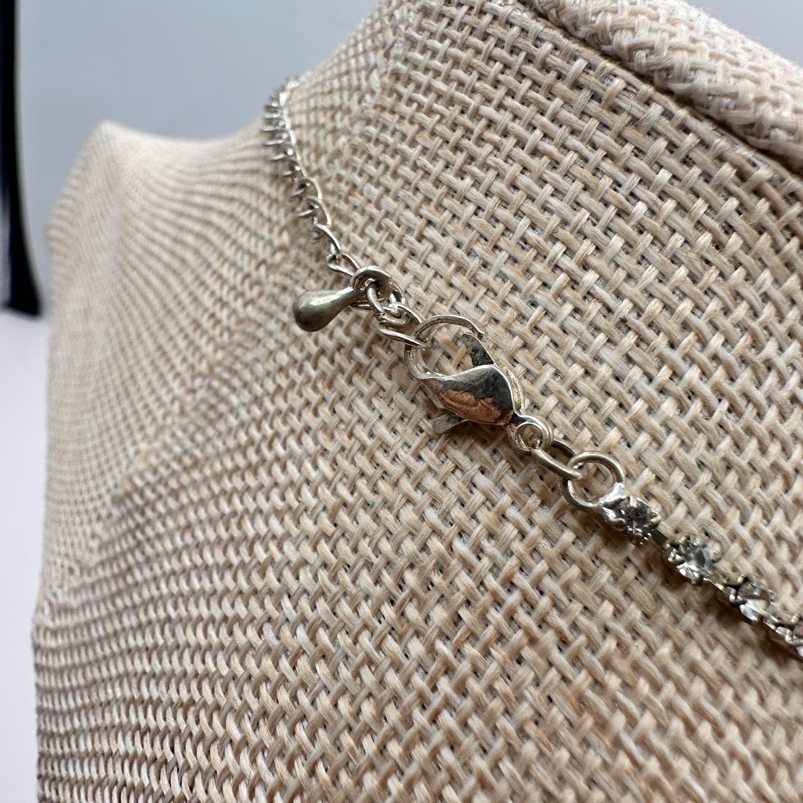Vintage 90s Silver Tone Clear Rhinestone Link V Shaped Necklace Wedding Jewelry - Thumbnail 4