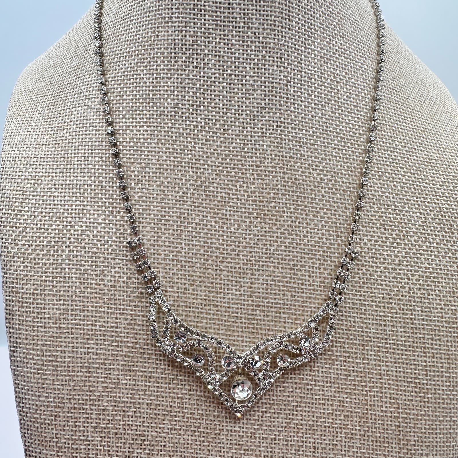 Vintage 90s Silver Tone Clear Rhinestone Link V Shaped Necklace Wedding Jewelry