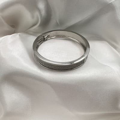 Vintage 90s Silver Tone Glitter Inlay Bangle Bracelet Hinged Fashion Jewelry - Thumbnail 5