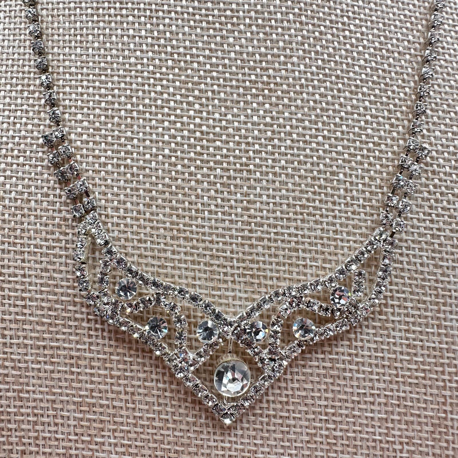 Vintage 90s Silver Tone Clear Rhinestone Link V Shaped Necklace Wedding Jewelry - Thumbnail 2