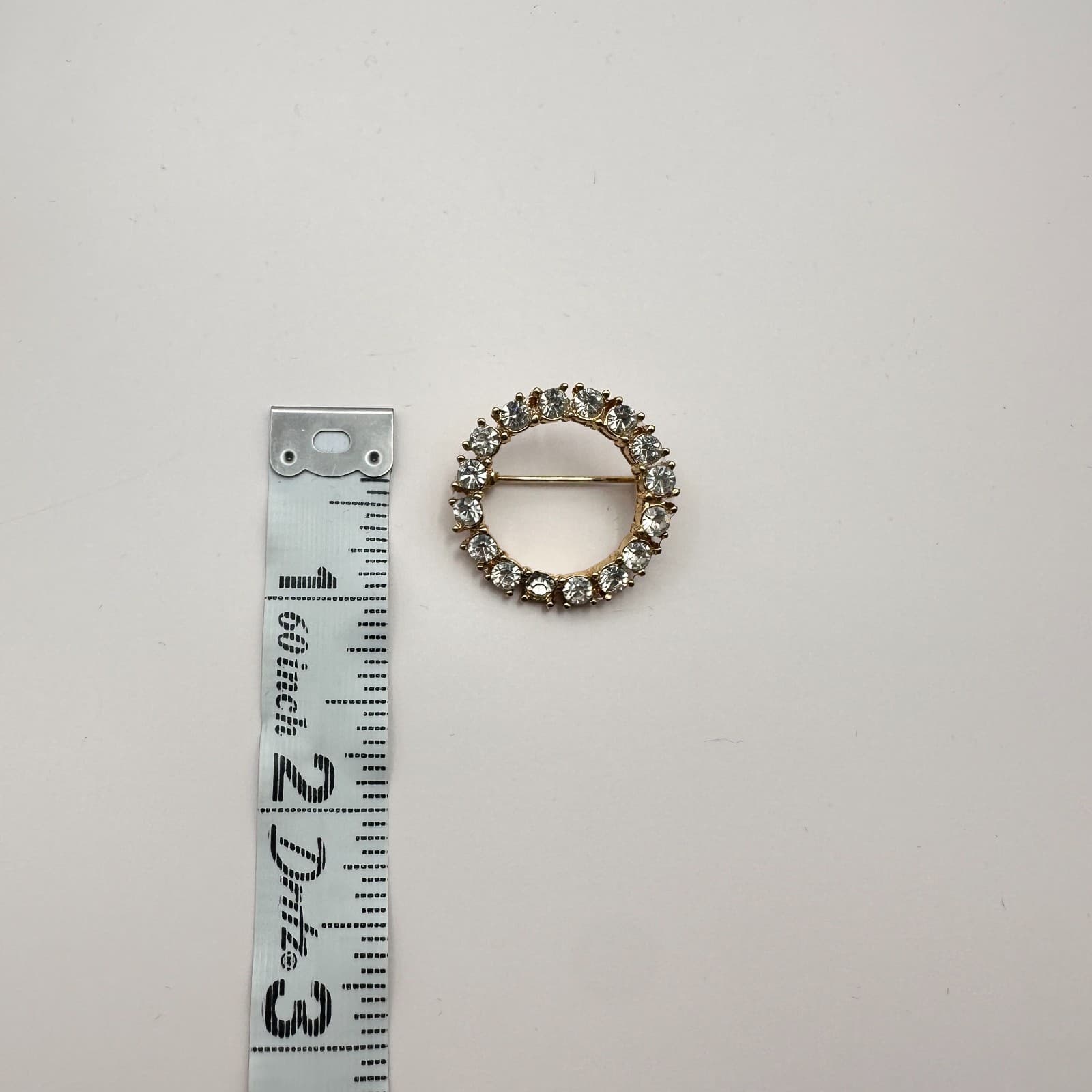 Vintage 90s Gold Tone Wreath Brooch Pin Clear Rhinestone Women's Fashion Jewelry - Thumbnail 7