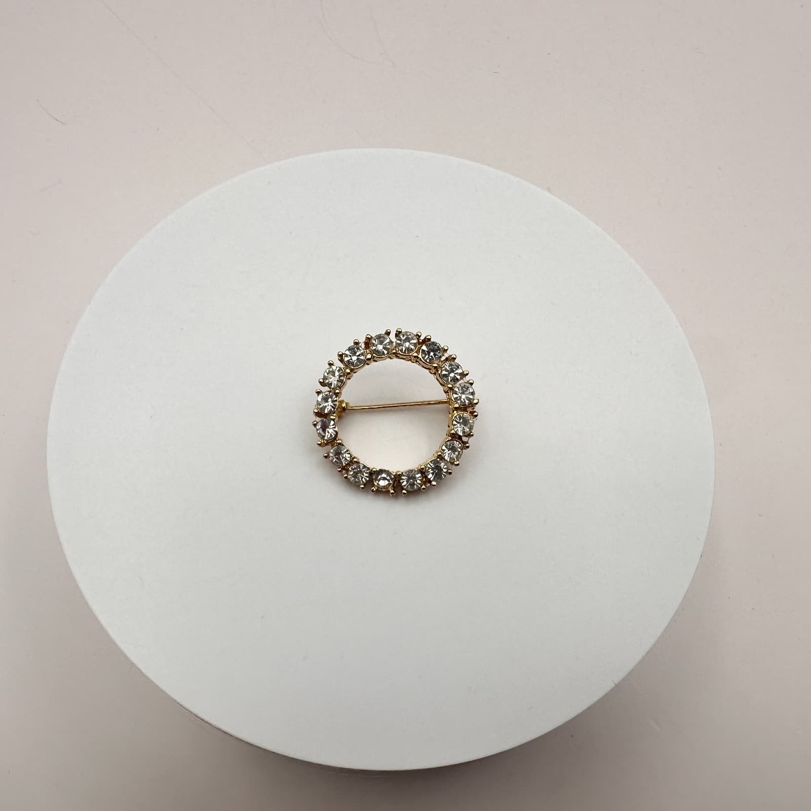 Vintage 90s Gold Tone Wreath Brooch Pin Clear Rhinestone Women's Fashion Jewelry - Thumbnail 5