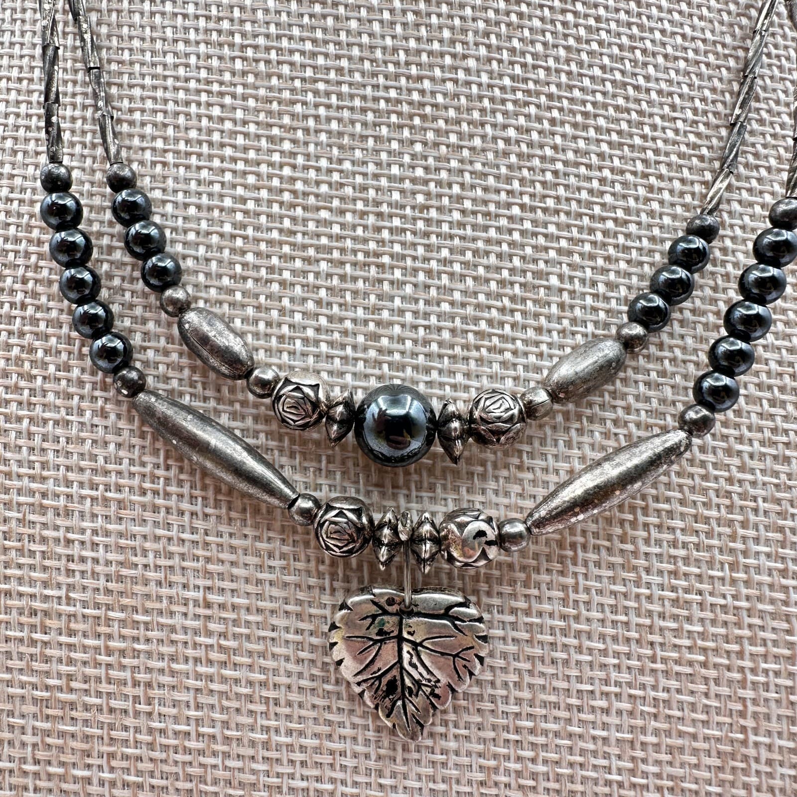 Vintage Y2K Silver Tone Hematite Gray Beaded Leaf Pendant Necklace Jewelry Boho - Thumbnail 8