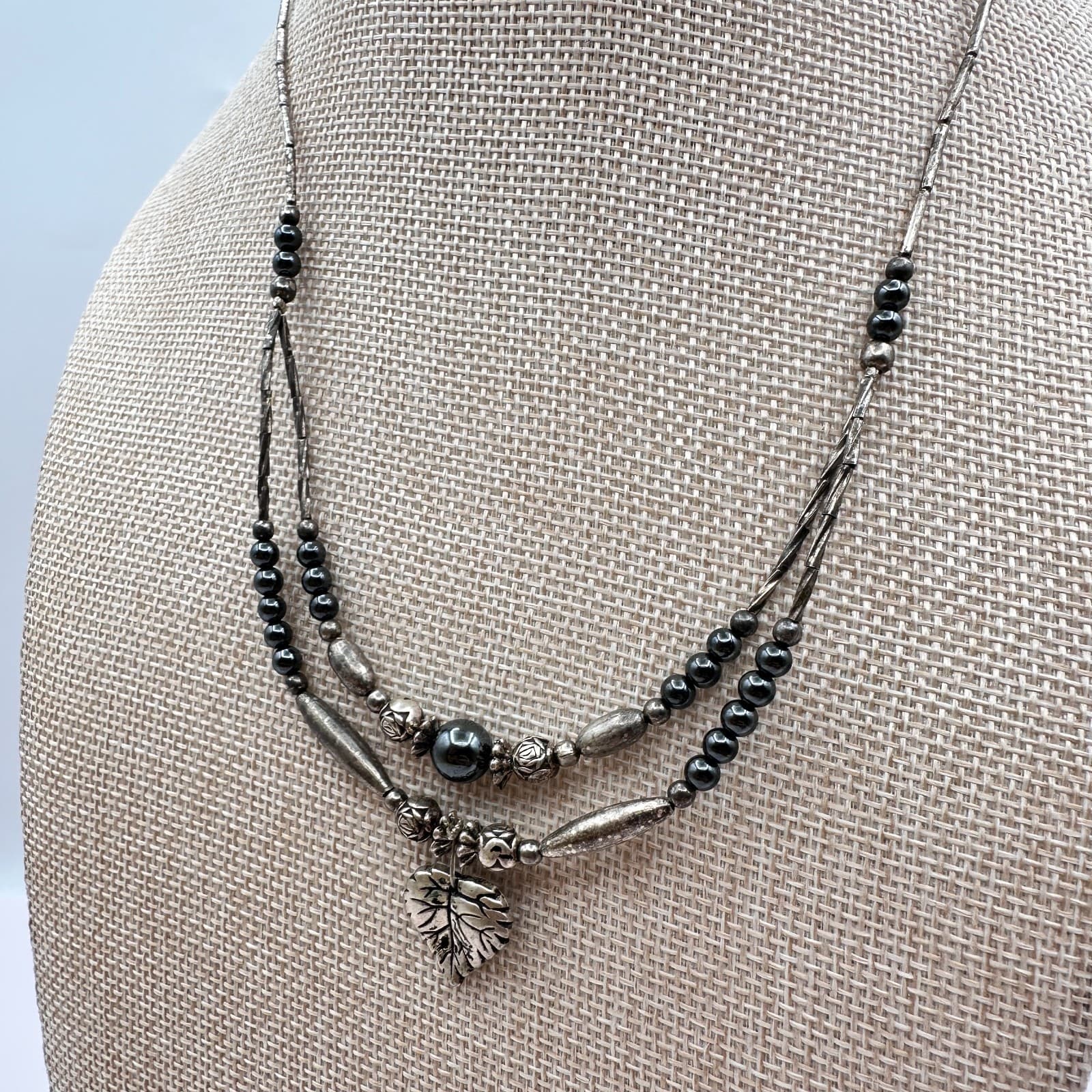 Vintage Y2K Silver Tone Hematite Gray Beaded Leaf Pendant Necklace Jewelry Boho - Thumbnail 6