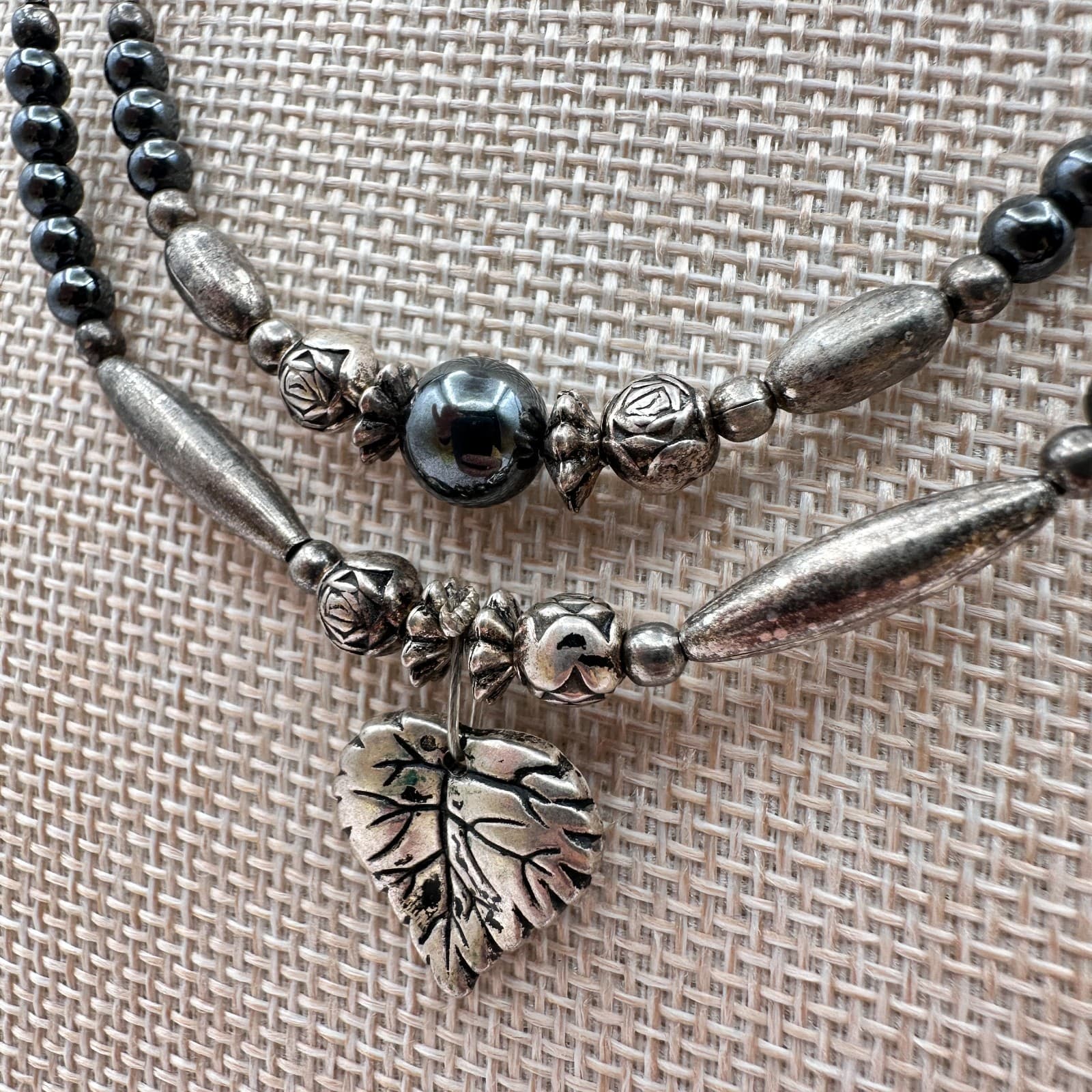 Vintage Y2K Silver Tone Hematite Gray Beaded Leaf Pendant Necklace Jewelry Boho - Thumbnail 7
