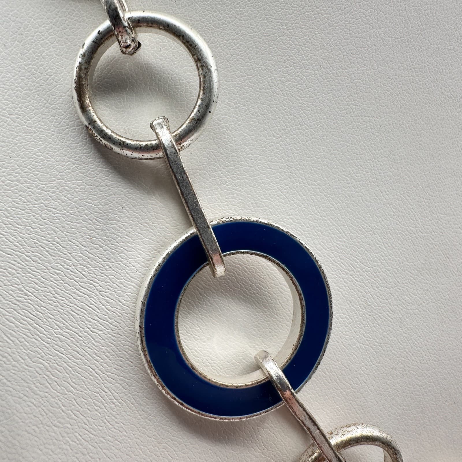 Vintage 90s Silver Tone Enamel Circle Link Statement Necklace Classic Jewelry - Thumbnail 4