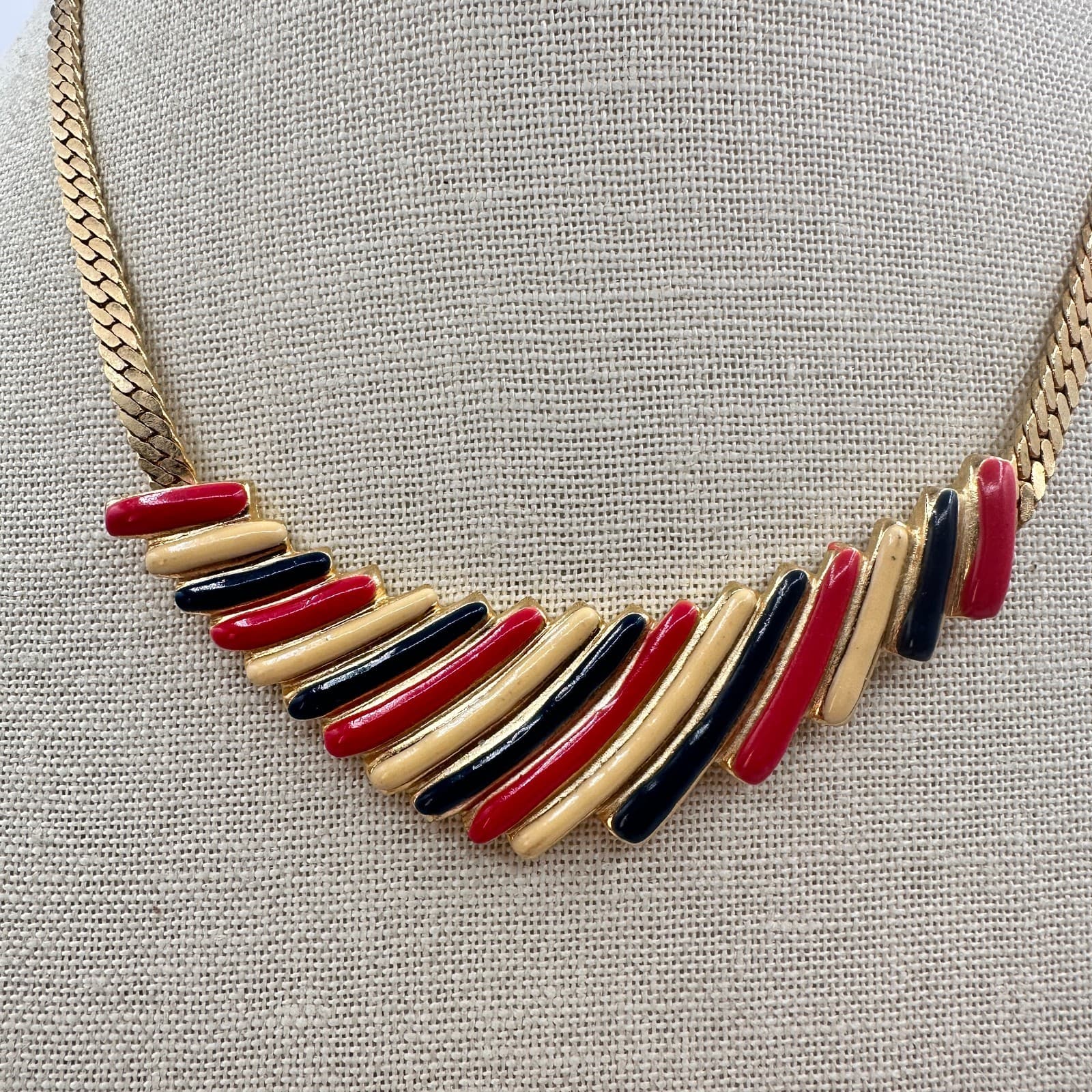 Vintage Y2K Gold Tone Retro Enamel Herringbone Necklace Classic Women's Jewelry
