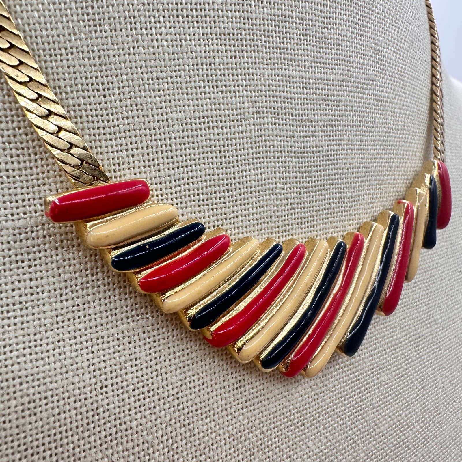 Vintage Y2K Gold Tone Retro Enamel Herringbone Necklace Classic Women's Jewelry - Thumbnail 3