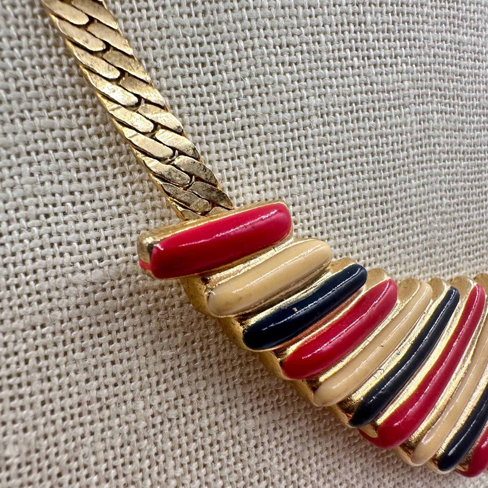 Vintage Y2K Gold Tone Retro Enamel Herringbone Necklace Classic Women's Jewelry - Thumbnail 4