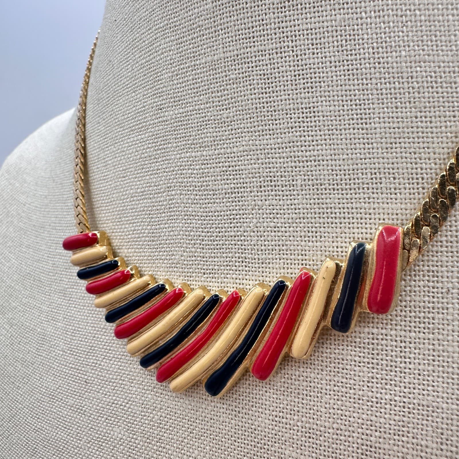 Vintage Y2K Gold Tone Retro Enamel Herringbone Necklace Classic Women's Jewelry - Thumbnail 5