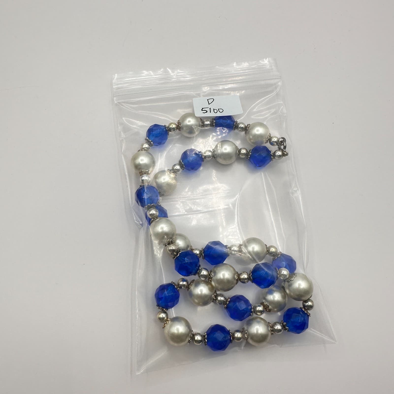 Vintage 90s Silver Tone Faux Pearl Faceted Beaded Necklace Women's Jewelry Y2K - Thumbnail 9