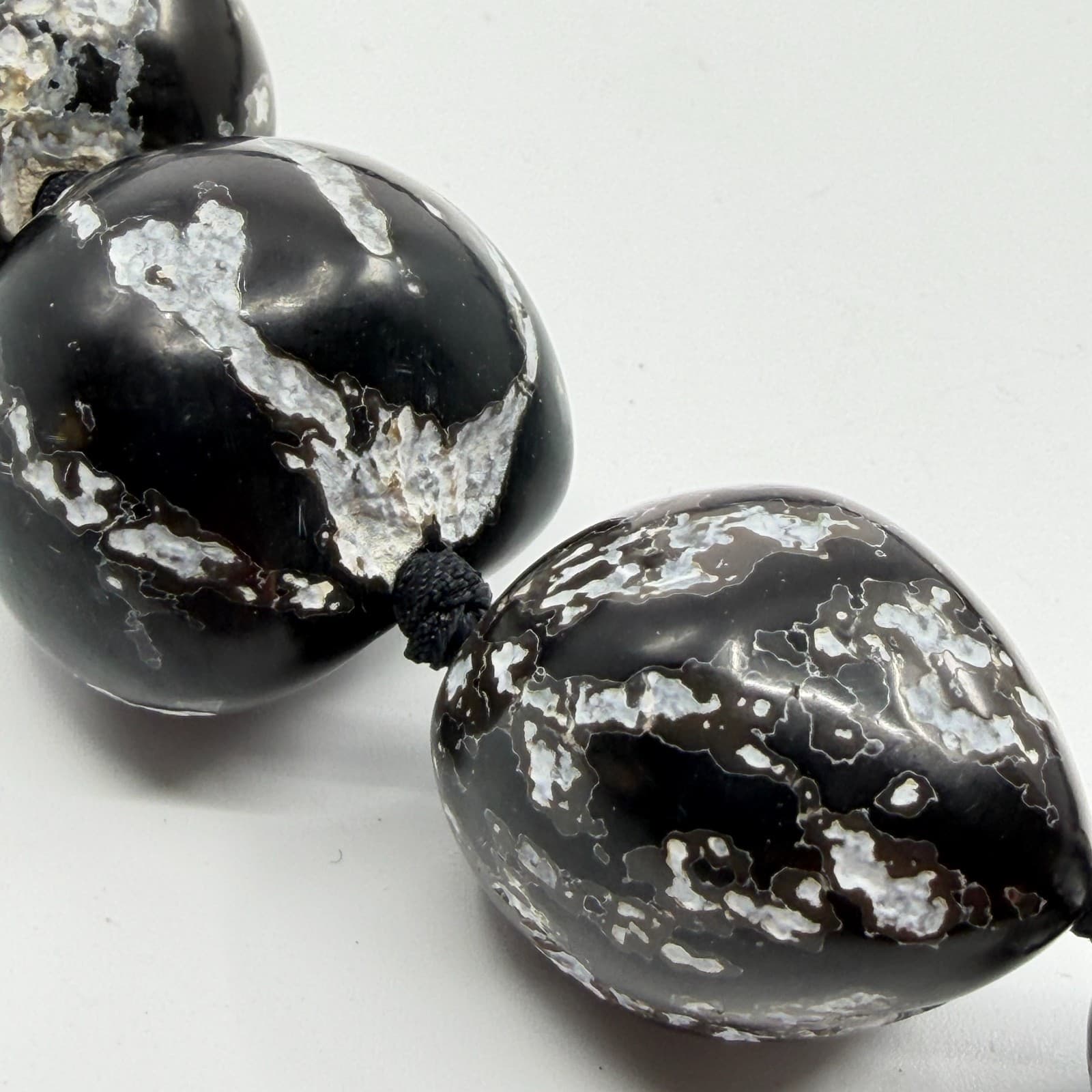 Chunky Black Kukui Nut Lei Necklace Gothic Hawaiian Statement Ribbon Tie Gift - Thumbnail 4