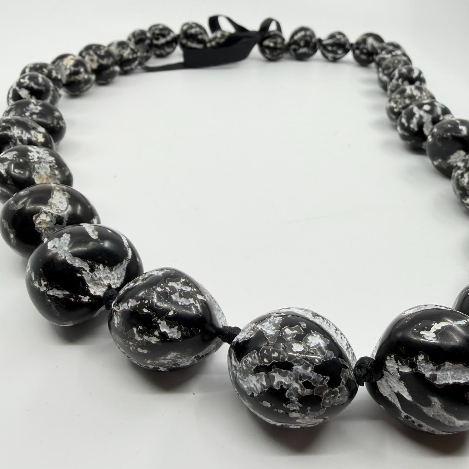 Chunky Black Kukui Nut Lei Necklace Gothic Hawaiian Statement Ribbon Tie Gift - Thumbnail 3