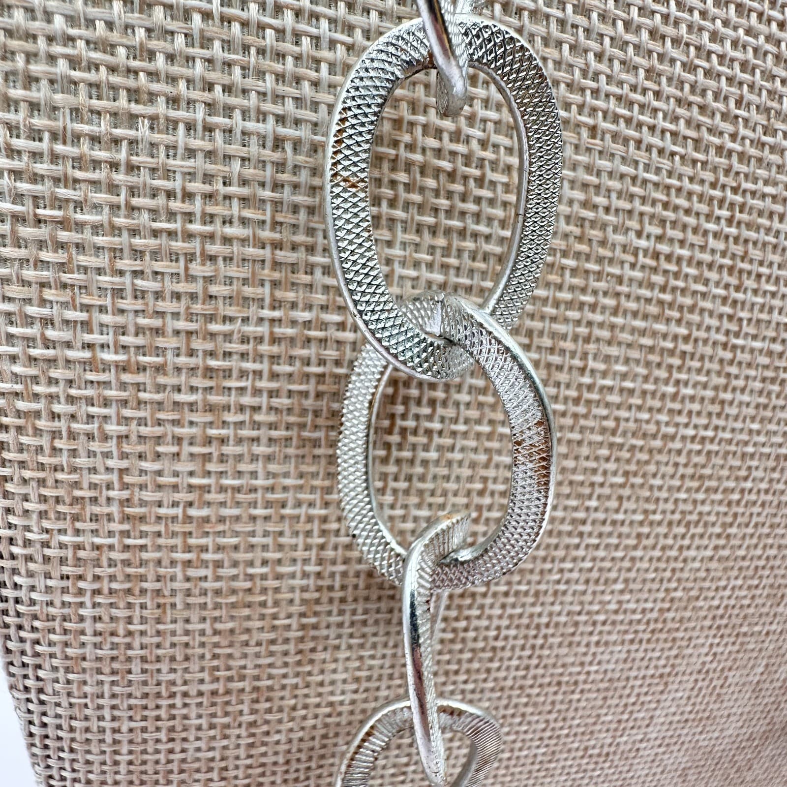 Vintage Y2K Silver Tone Textured Oval Link Chain Necklace Statement Jewelry 27" - Thumbnail 4