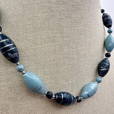 Vintage 80s Blue Mottled Bead Necklace SilverTone Striped Boho Statement Jewelry - Thumbnail 3