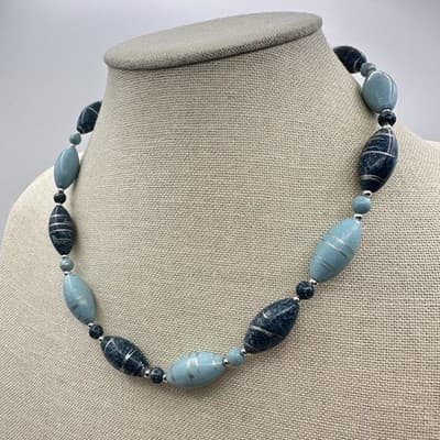 Vintage 80s Blue Mottled Bead Necklace SilverTone Striped Boho Statement Jewelry - Thumbnail 4
