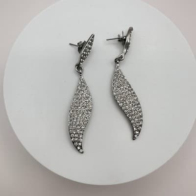 Vintage Y2K Clear Rhinestone Curved Leaf Dangle Earrings Silver Tone Jewelry - Thumbnail 3