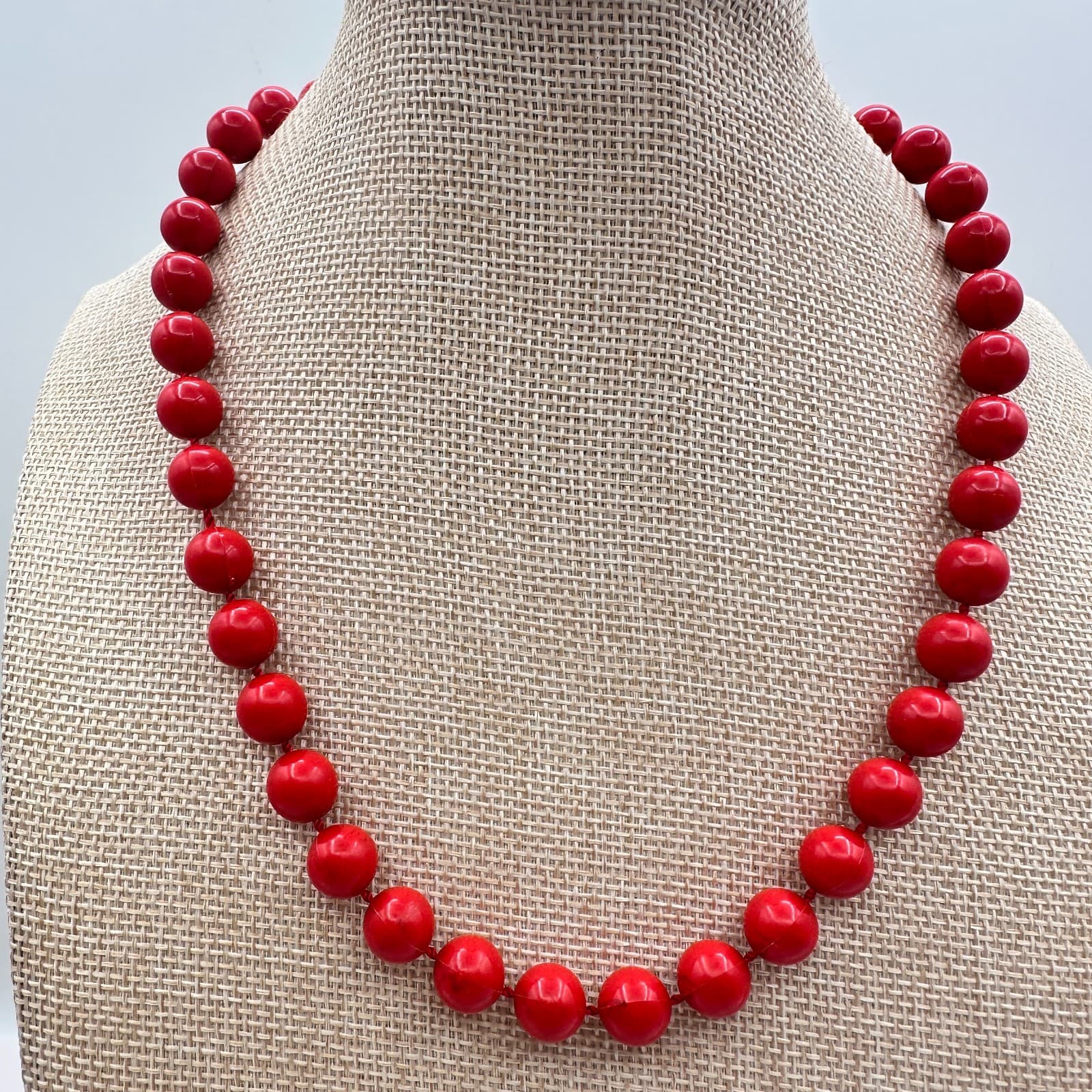 Vintage 80s Red Bead Necklace Knotted Bold Retro Classic Fashion Women's Jewelry