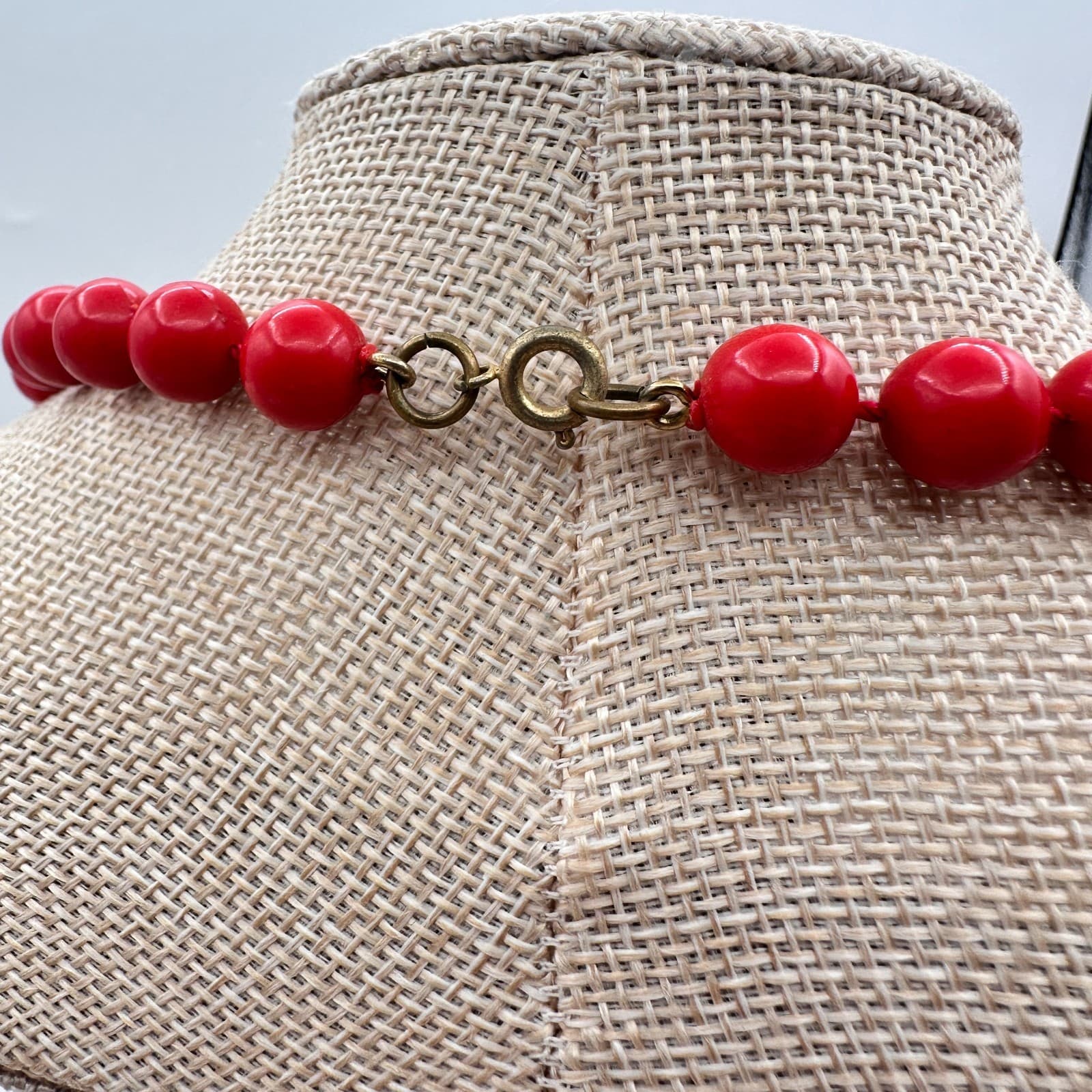 Vintage 80s Red Bead Necklace Knotted Bold Retro Classic Fashion Women's Jewelry - Thumbnail 10