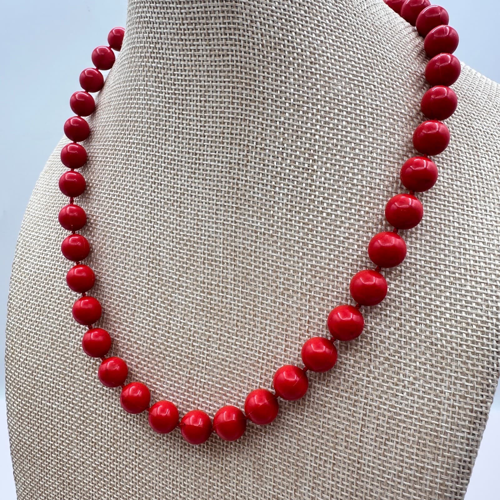 Vintage 80s Red Bead Necklace Knotted Bold Retro Classic Fashion Women's Jewelry - Thumbnail 7