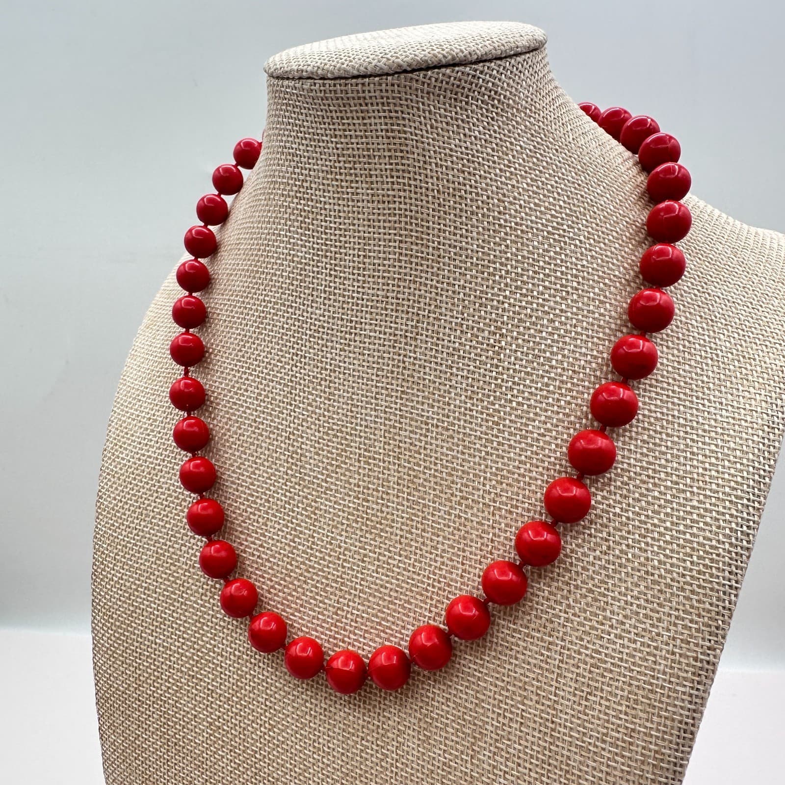 Vintage 80s Red Bead Necklace Knotted Bold Retro Classic Fashion Women's Jewelry - Thumbnail 8