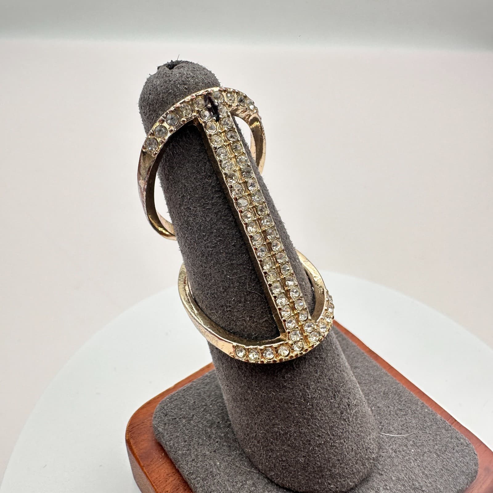 Vintage 70s Rhinestone Interlocking Gold Tone Wide Band Ring Intertwined Jewelry - Thumbnail 6