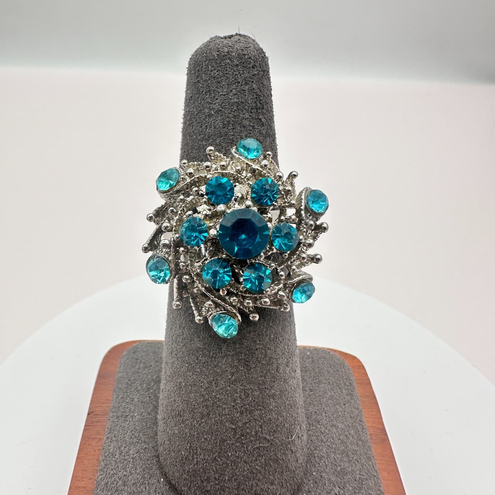 Vintage Y2K Silver Tone Blue Rhinestone Cocktail Ring Statement Women's Jewelry - Thumbnail 2