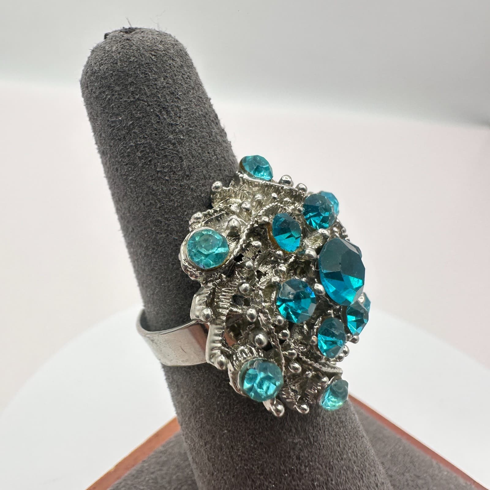 Vintage Y2K Silver Tone Blue Rhinestone Cocktail Ring Statement Women's Jewelry - Thumbnail 3