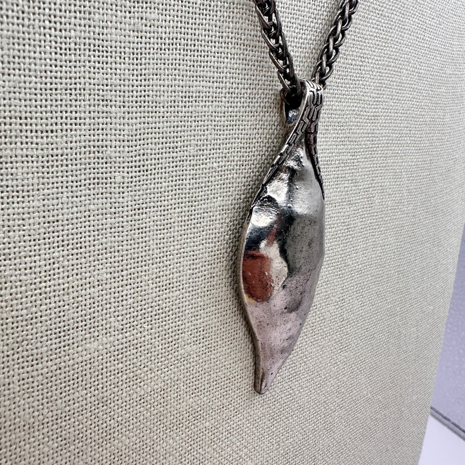 Vintage 80s Oxidized Silver Tone Sculptural Organic Leaf Bib Necklace Jewelry - Thumbnail 5