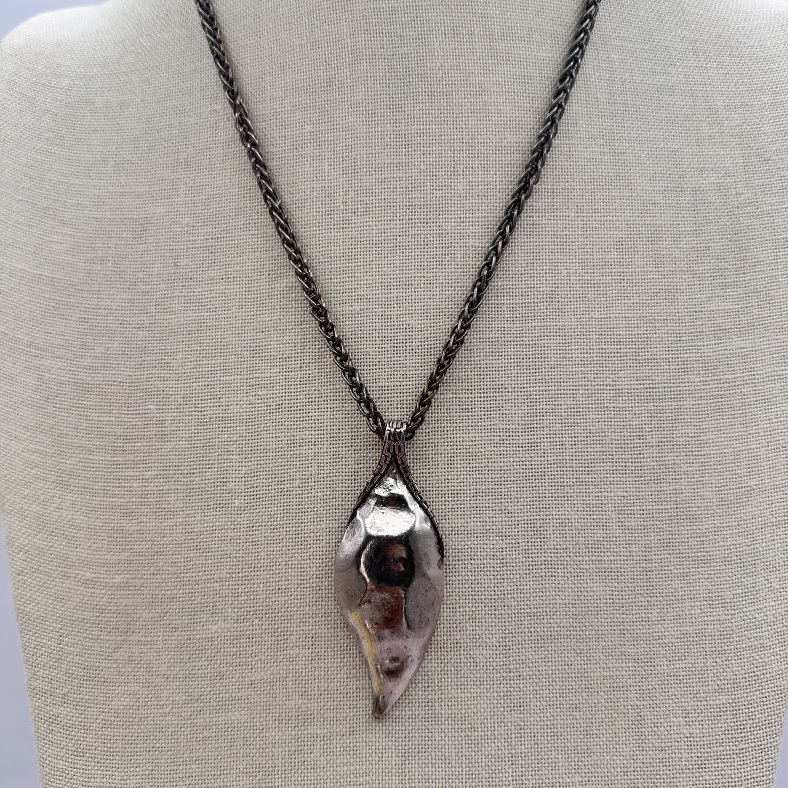 Vintage 80s Oxidized Silver Tone Sculptural Organic Leaf Bib Necklace Jewelry - Thumbnail 7