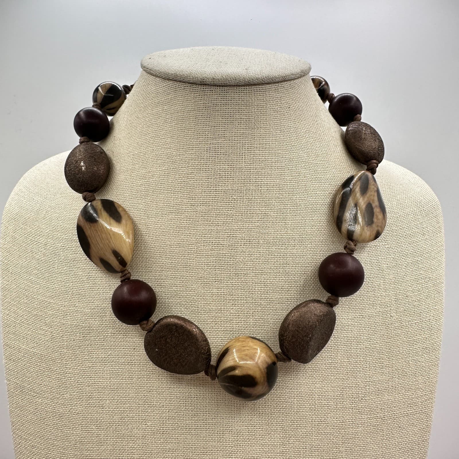 Vintage Brown Chunky Beaded Necklace Leopard Print Wood Textured Boho Statement - Thumbnail 3