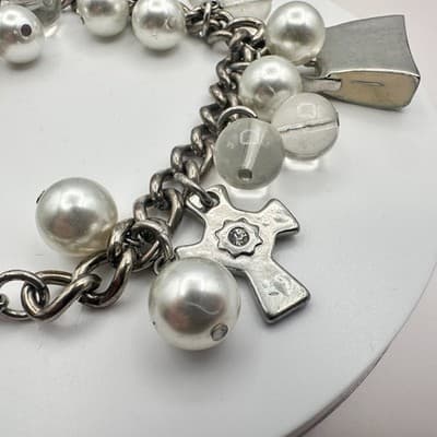 Vintage 90s Silver Tone Cross Charm Faux Pearl Beaded Bracelet Women's Jewelry - Thumbnail 3