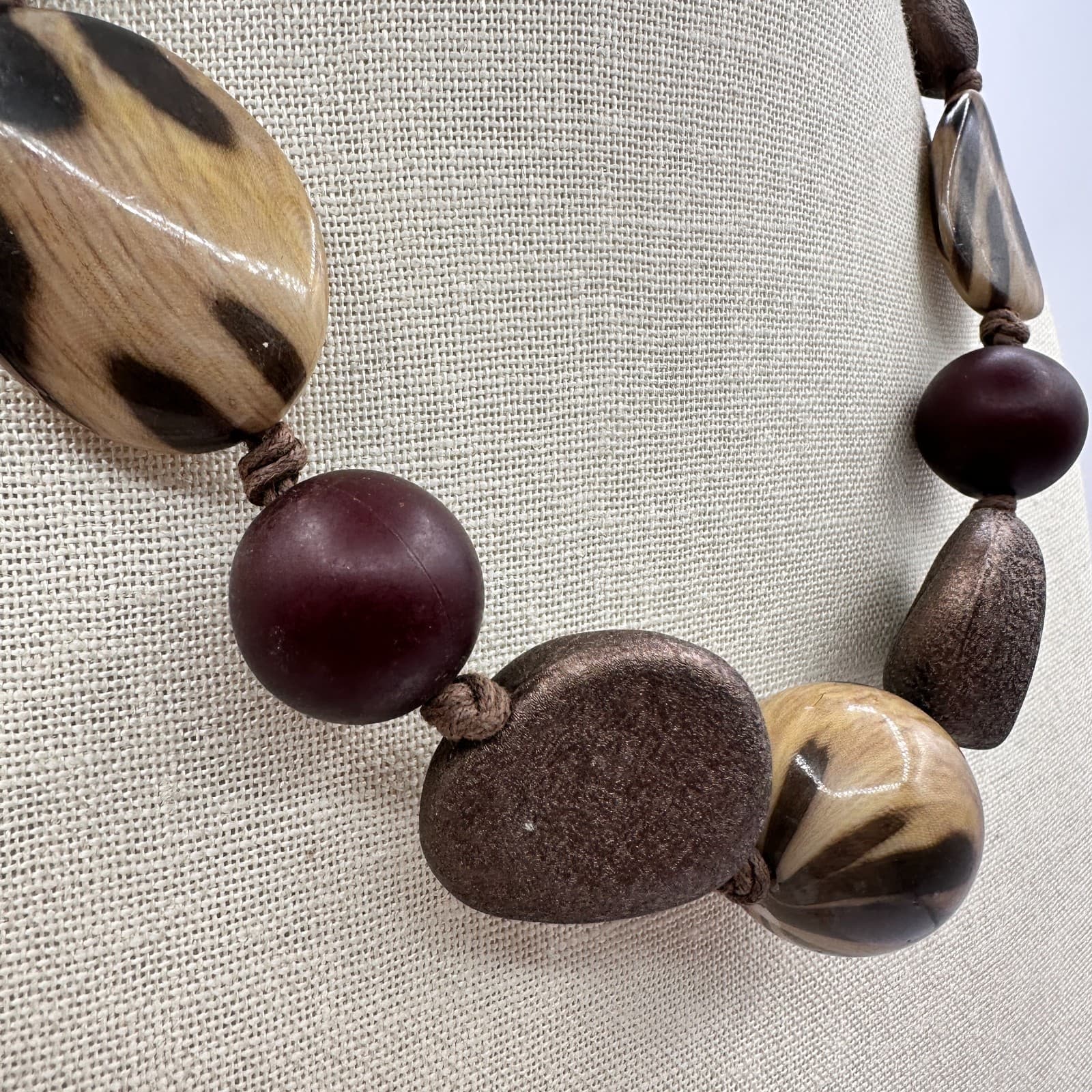 Vintage Brown Chunky Beaded Necklace Leopard Print Wood Textured Boho Statement - Thumbnail 4