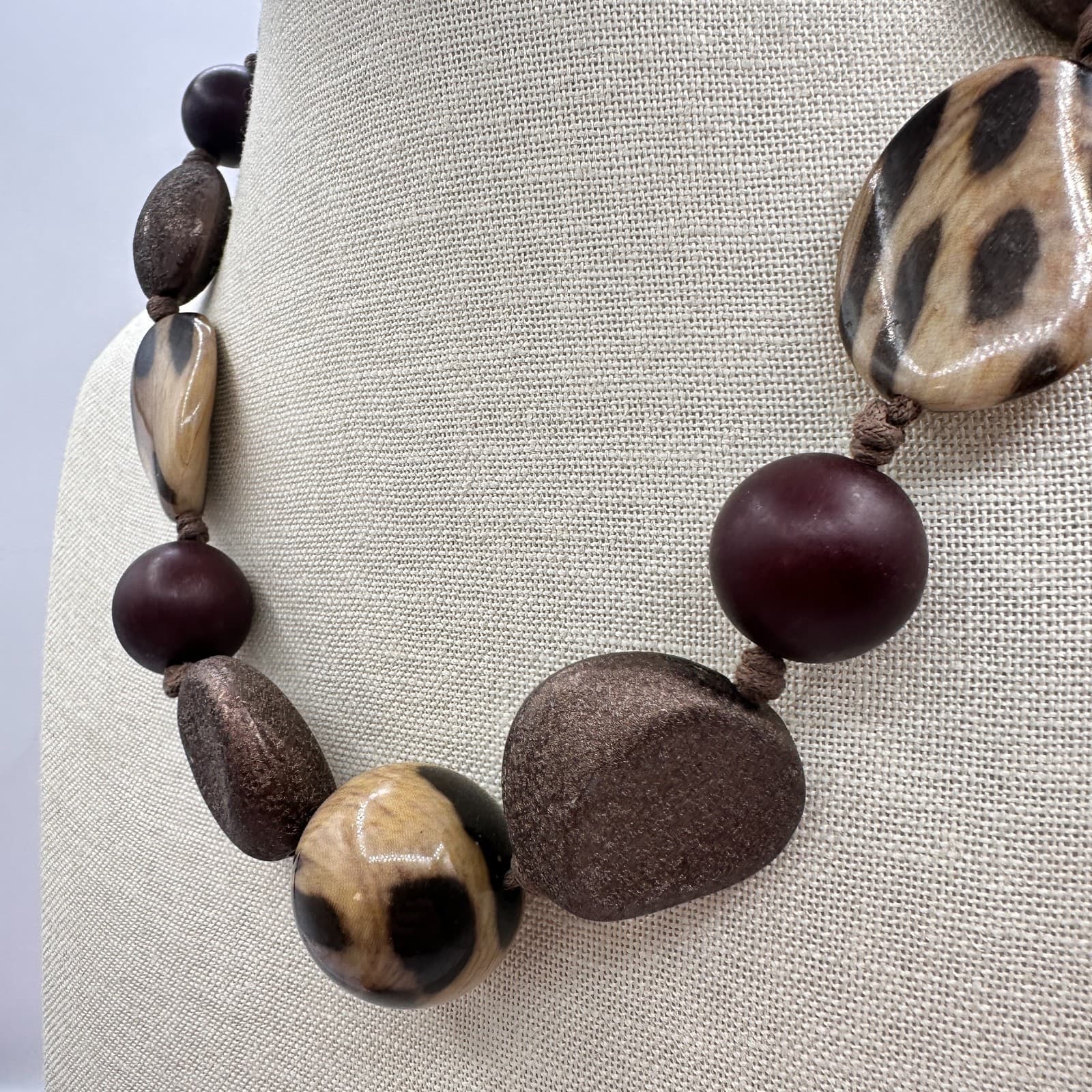 Vintage Brown Chunky Beaded Necklace Leopard Print Wood Textured Boho Statement - Thumbnail 5