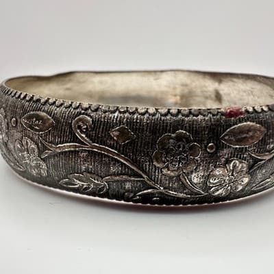 Vintage Y2K Silver Tone Bangle Bracelet Floral Etched Boho Statement Jewelry - Thumbnail 4