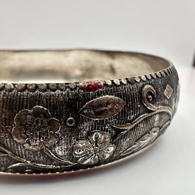 Vintage Y2K Silver Tone Bangle Bracelet Floral Etched Boho Statement Jewelry - Thumbnail 6