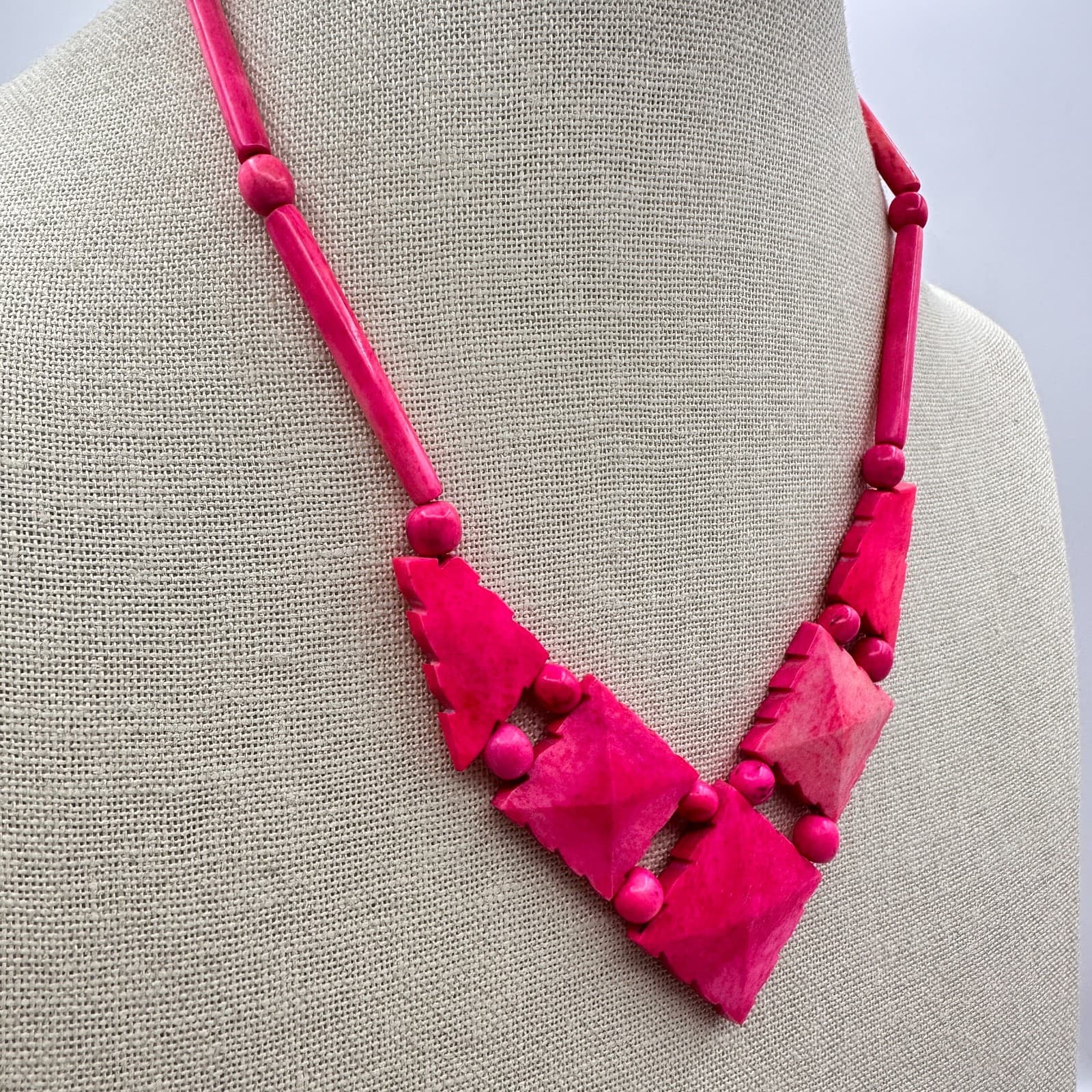 Vintage 80s Fuchsia Statement Necklace Bold Diamond Shaped Beaded Bib Jewelry - Thumbnail 5