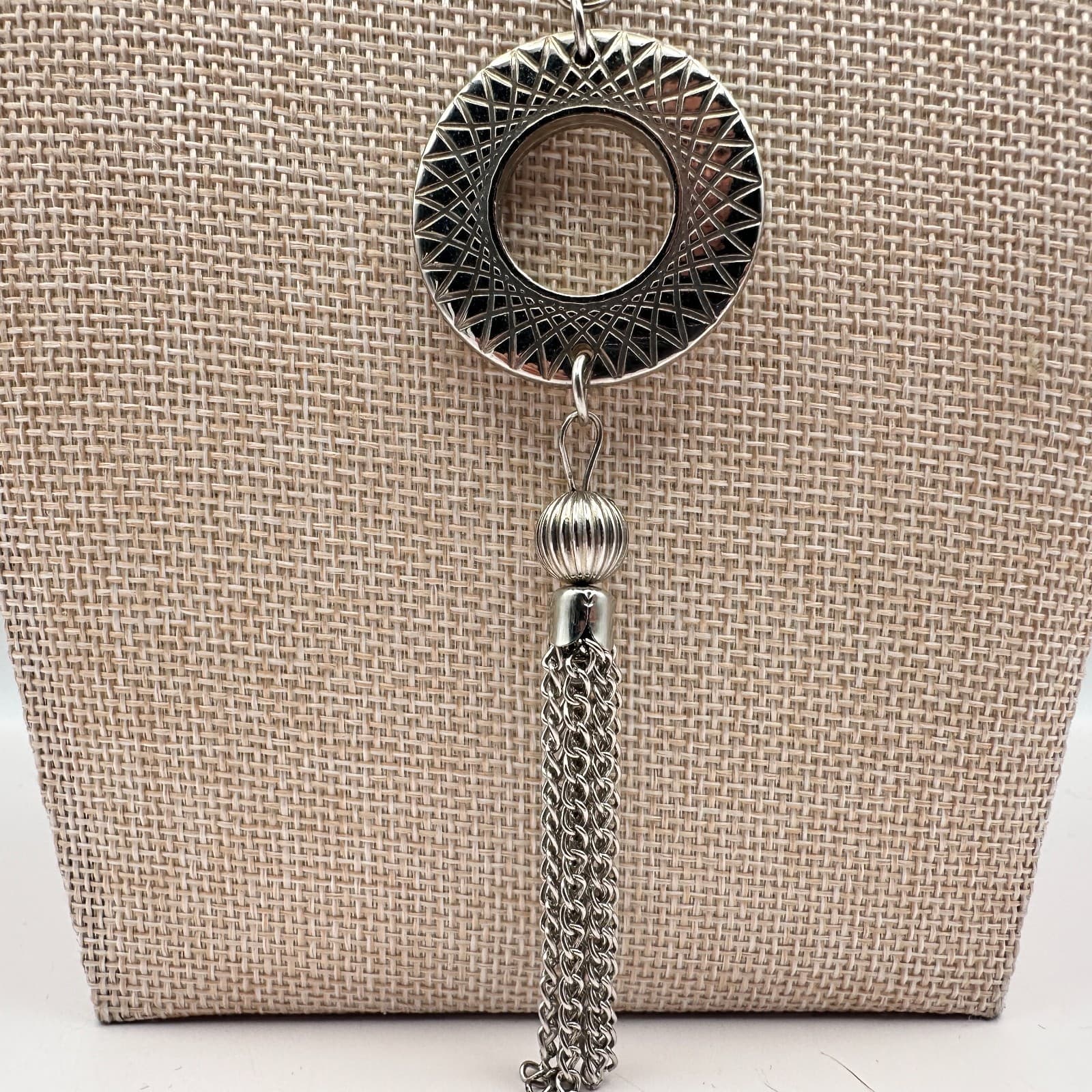 VTG 90s Silver Tone Open Circle Tassel Pendant Necklace Women's Fashion Jewelry - Thumbnail 5