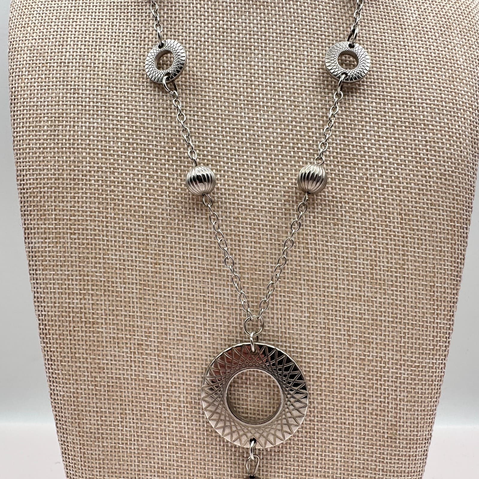 VTG 90s Silver Tone Open Circle Tassel Pendant Necklace Women's Fashion Jewelry - Thumbnail 4