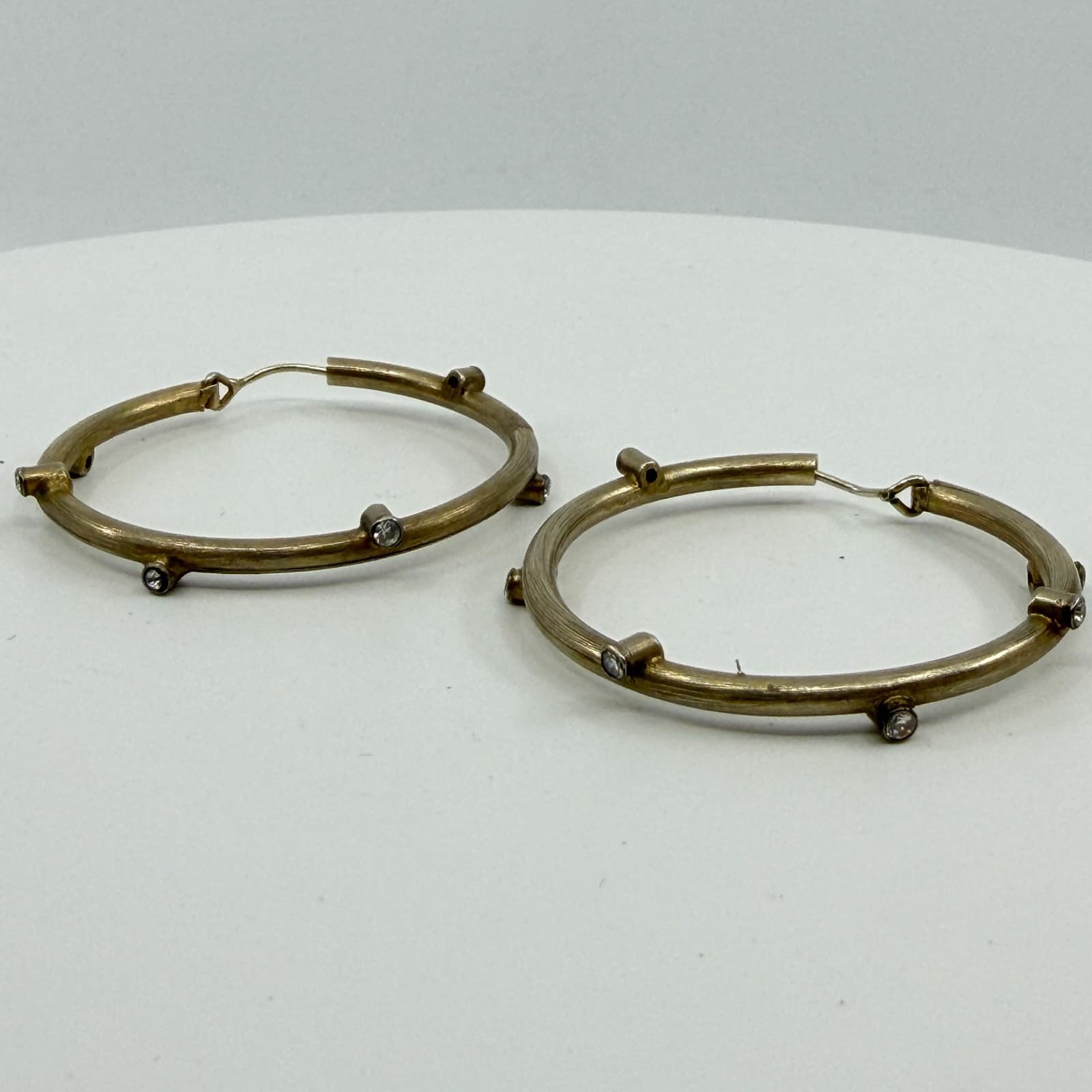 Minimalist Gold Tone Textured Rhinestone Hoop Earrings Cottagecore Statement Y2K - Thumbnail 2