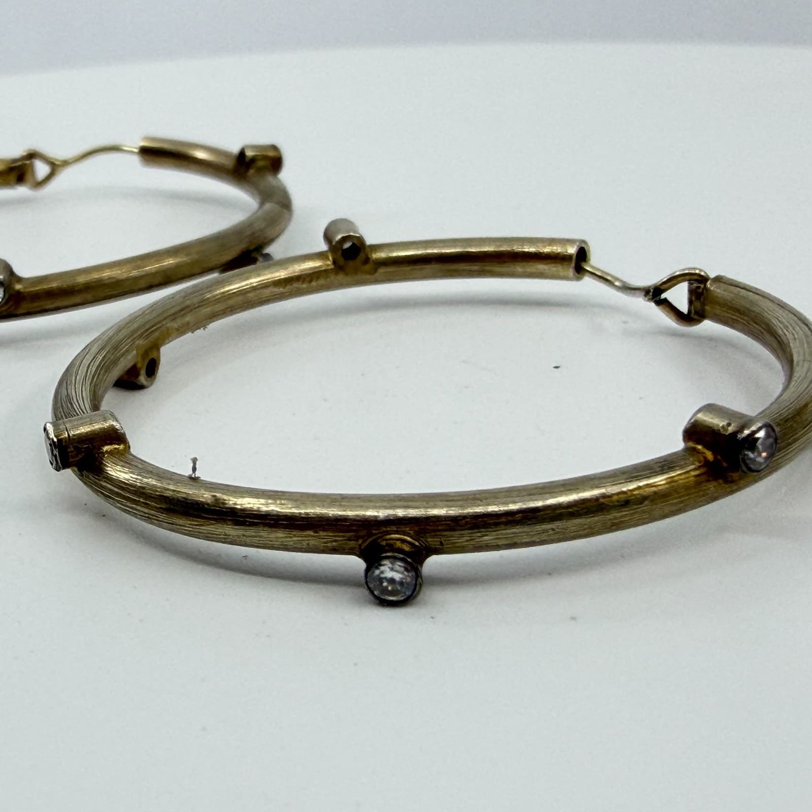Minimalist Gold Tone Textured Rhinestone Hoop Earrings Cottagecore Statement Y2K - Thumbnail 4