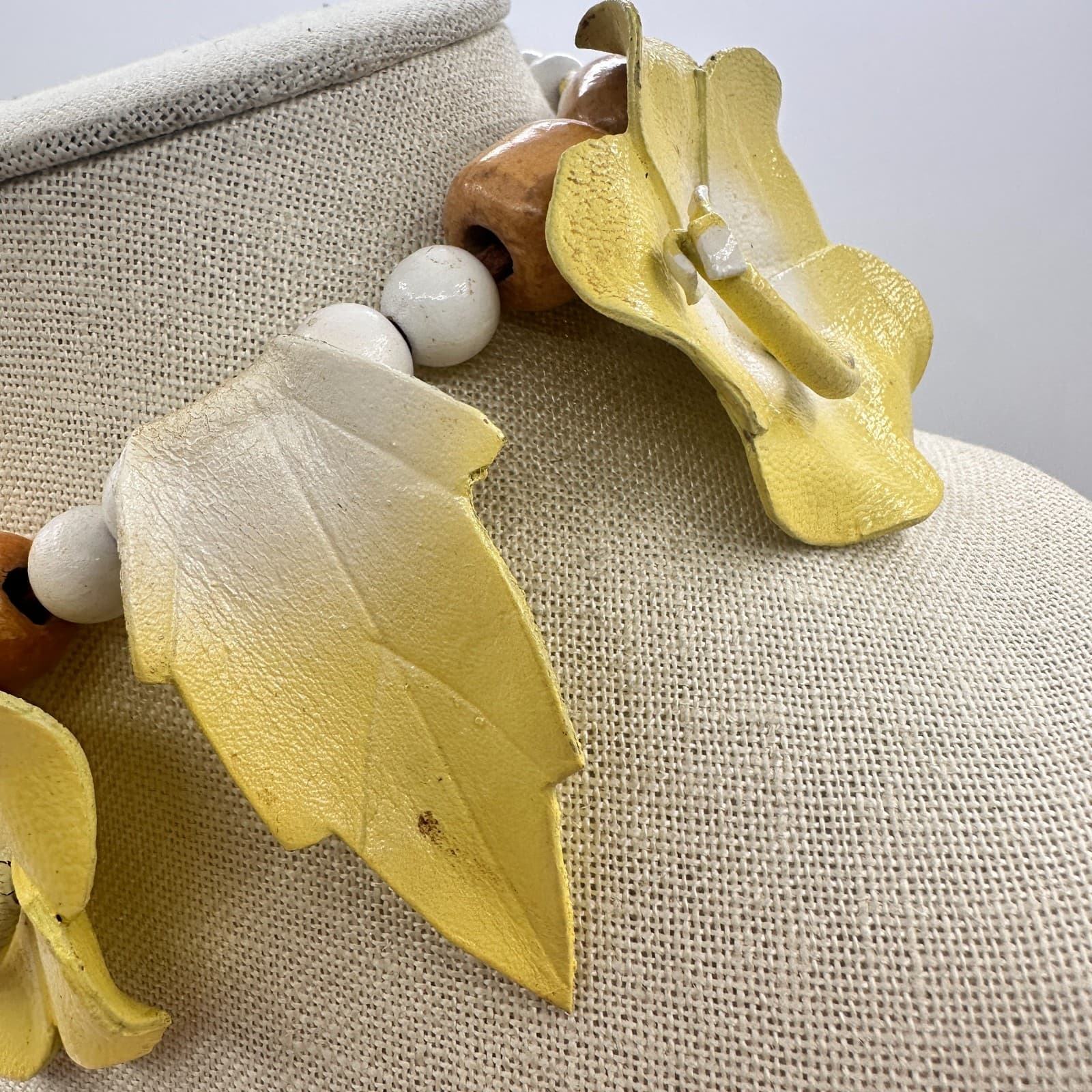 Vintage 80s Cord Wooden Beaded Yellow Leather Floral Necklace Women's Jewelry - Thumbnail 2