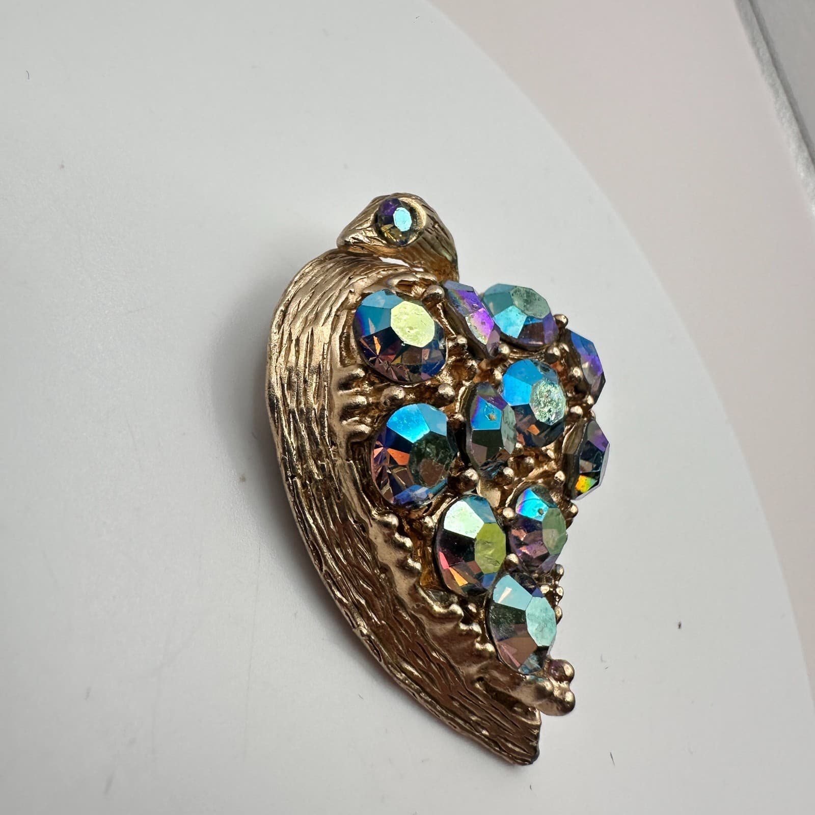 Vintage Y2K Gold Tone Heart AB Rhinestone Brooch Pin Women's Classic Jewelry Bib - Thumbnail 4
