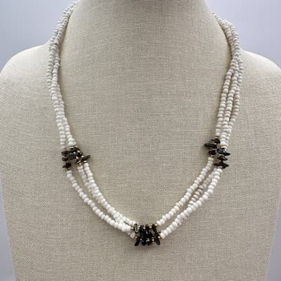 Vintage 90s Gold Tone Multi Strand White Seed Beaded Chips Necklace Jewelry Y2K - Thumbnail 7