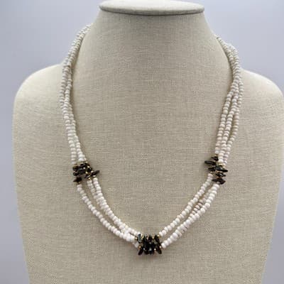 Vintage 90s Gold Tone Multi Strand White Seed Beaded Chips Necklace Jewelry Y2K - Thumbnail 8